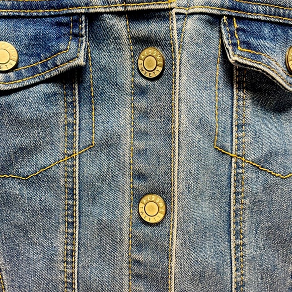 Looney Tunes Tweety Bird "Thats All Folks" Jean jacket! - Picture 5 of 9